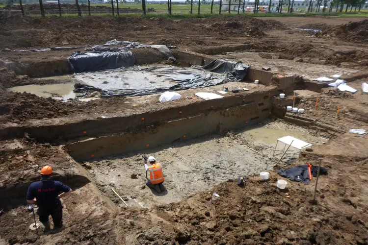 Archeologen ontdekken 4000 jaar oud heiligdom met zonnekalender in Tiel
