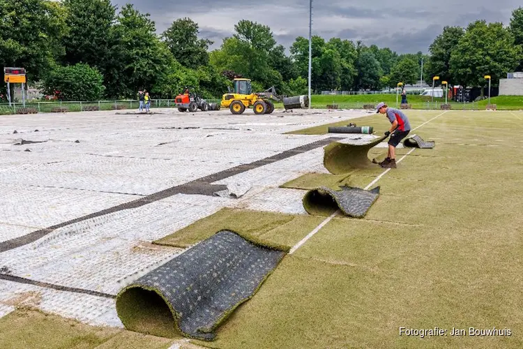 Tiel maakt sportvelden weer tip top