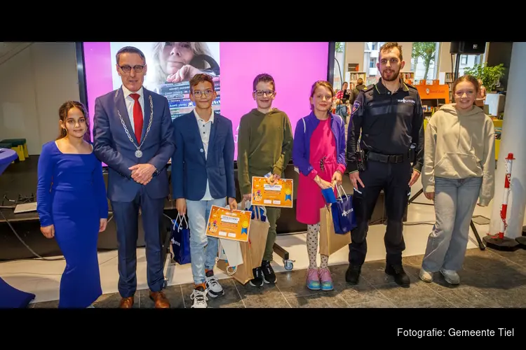 Burgemeester huldigt beste HackShield spelers