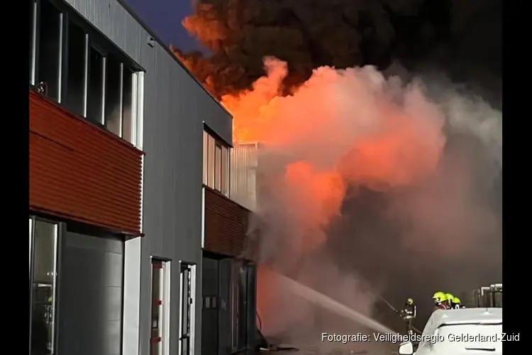 Brand bedrijfsgebouw Tiel